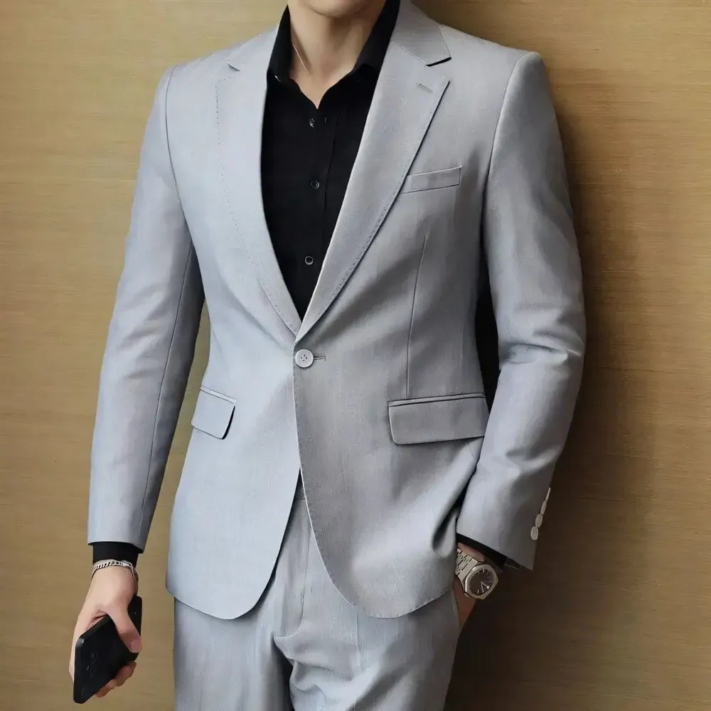Blazer Masculino PG287 com corte alfaiatado em caxemira, ideal para eventos formais e visuais sofisticados.