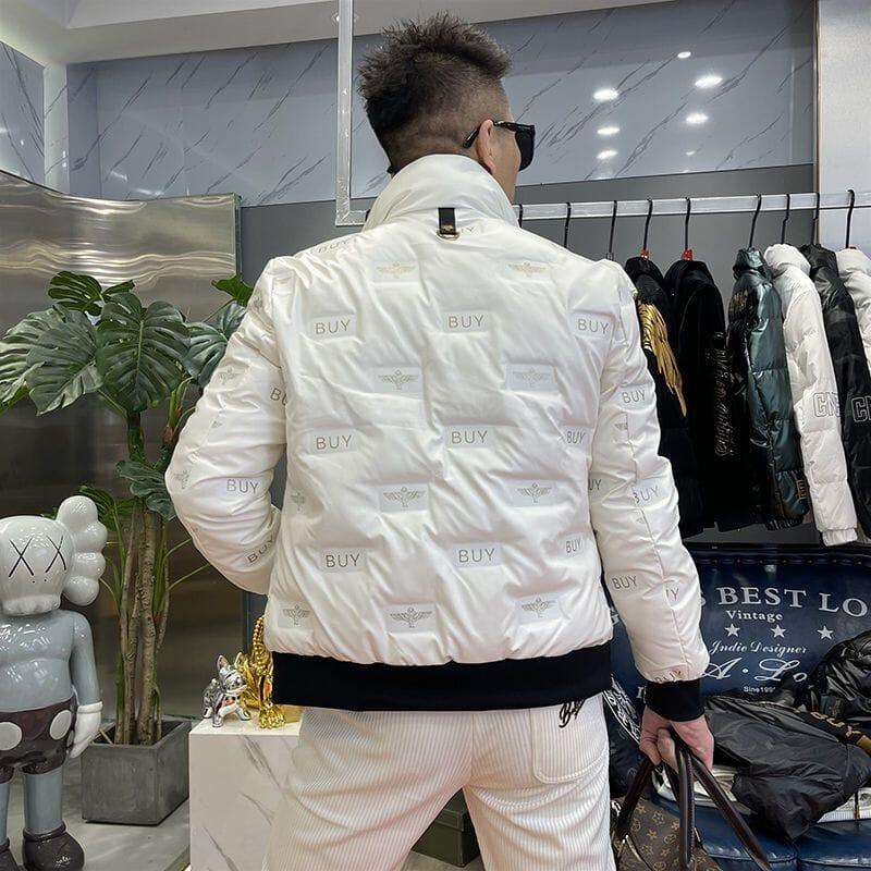 Jaqueta Puffer Outlier PG130 com design urbano e acabamento prático, ideal para destacar seu estilo com autenticidade e conforto.