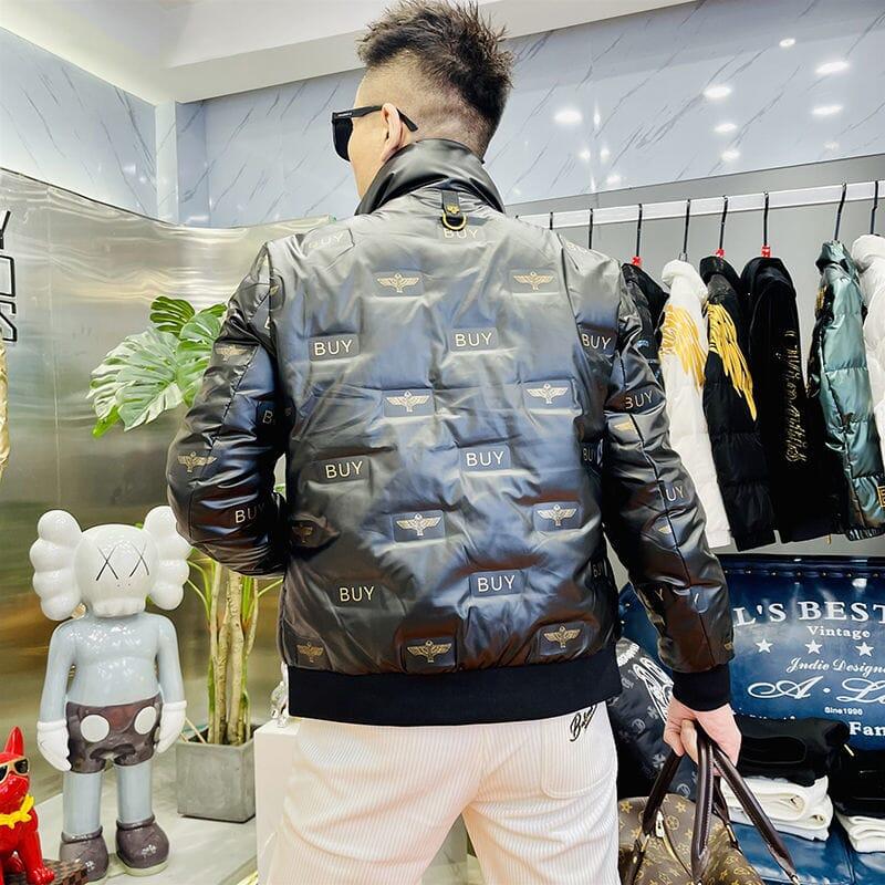 Jaqueta Puffer Outlier PG130 com design urbano e acabamento prático, ideal para destacar seu estilo com autenticidade e conforto.