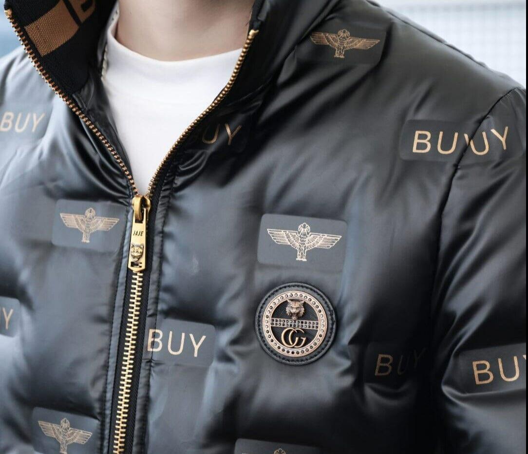 Jaqueta Puffer Outlier PG130 com design urbano e acabamento prático, ideal para destacar seu estilo com autenticidade e conforto.