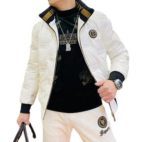 Jaqueta Puffer Outlier PG130 com design urbano e acabamento prático, ideal para destacar seu estilo com autenticidade e conforto.

