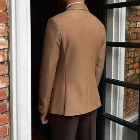 Blazer Transpassado PG286 com tecido premium e caimento refinado, ideal para eventos sociais com conforto e sofisticação.