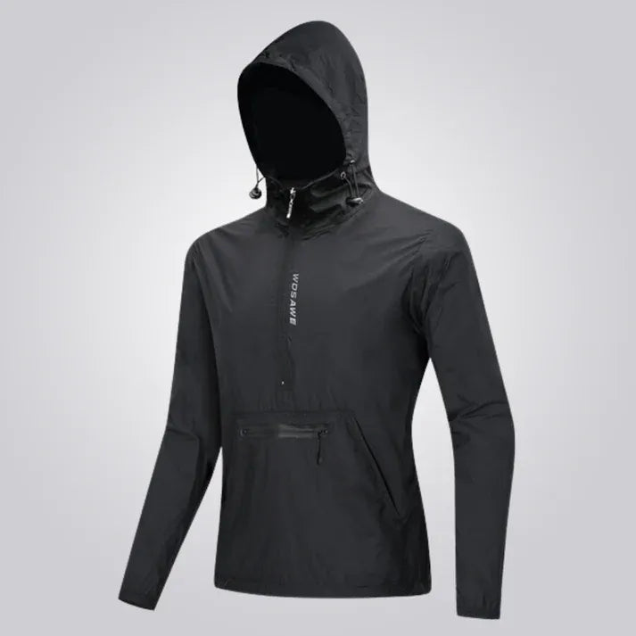 Homem usando o Corta Vento Aero PG245 da Pagliacci, com design leve, moderno e ideal para proteção contra vento e clima instável