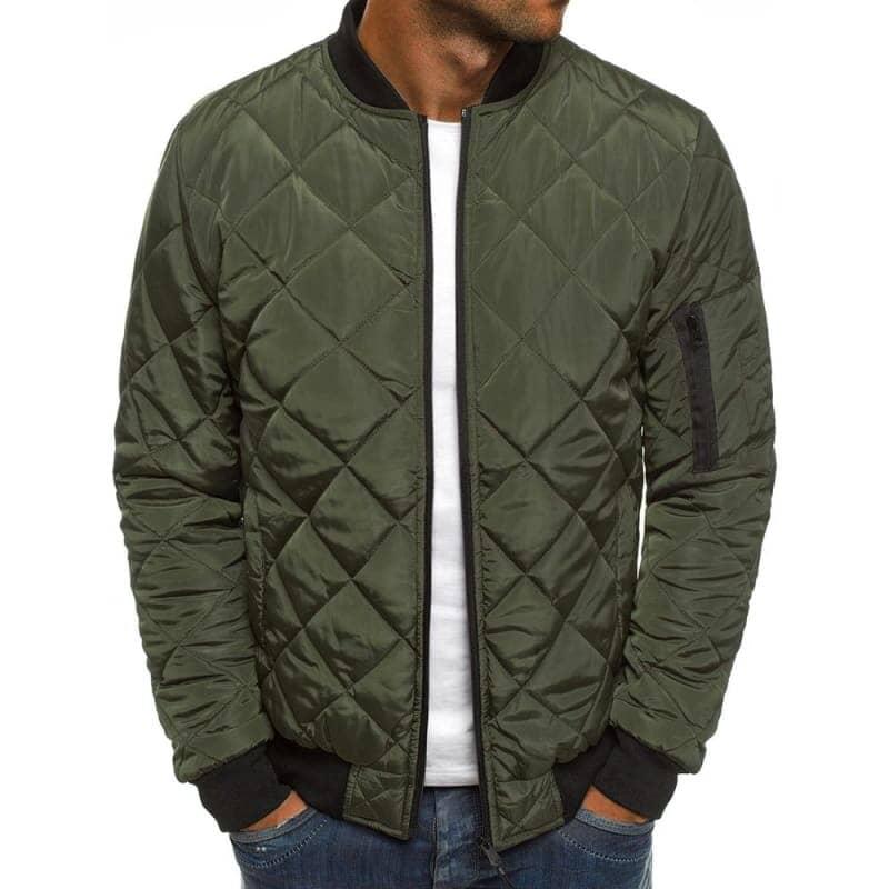 A Jaqueta Forrada Class Pagliacci PG178 combina elegância e proteção térmica, com fechamento em zíper e tecido resistente para enfrentar o frio com conforto.