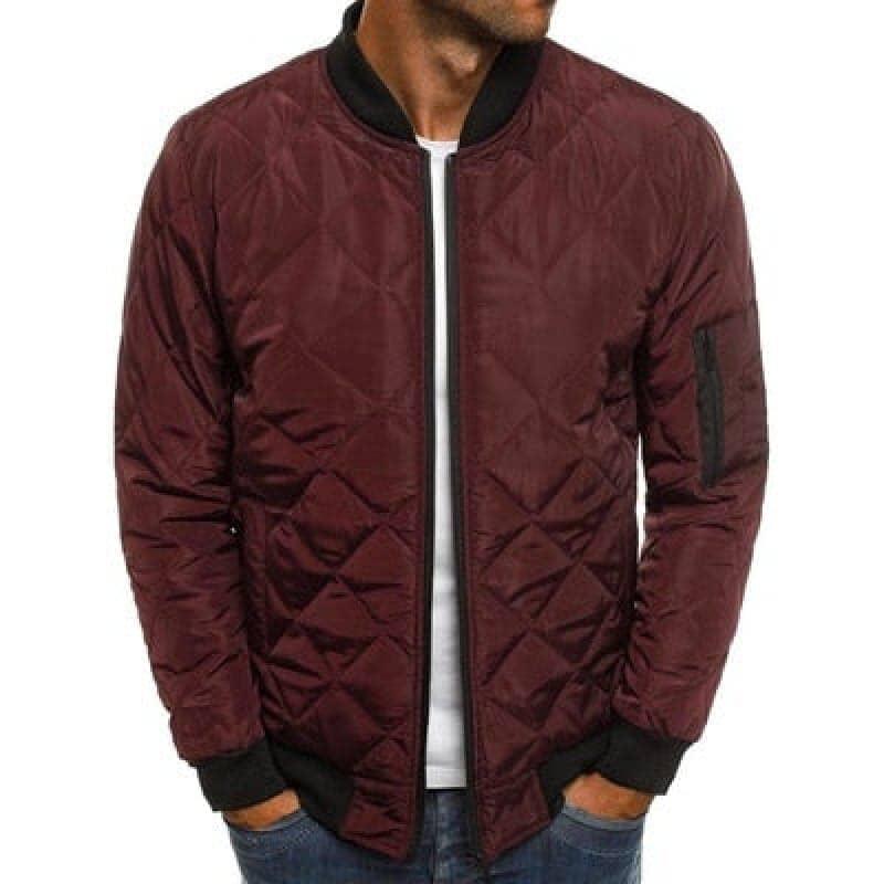 A Jaqueta Forrada Class Pagliacci PG178 combina elegância e proteção térmica, com fechamento em zíper e tecido resistente para enfrentar o frio com conforto.