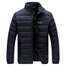 Jaqueta Masculina Outline Pagliacci PG175 com forro acolchoado, zíper resistente e ajuste confortável para proteção contra o frio.
