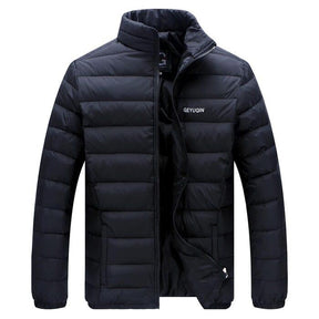 Jaqueta Masculina Outline Pagliacci PG175 com forro acolchoado, zíper resistente e ajuste confortável para proteção contra o frio.